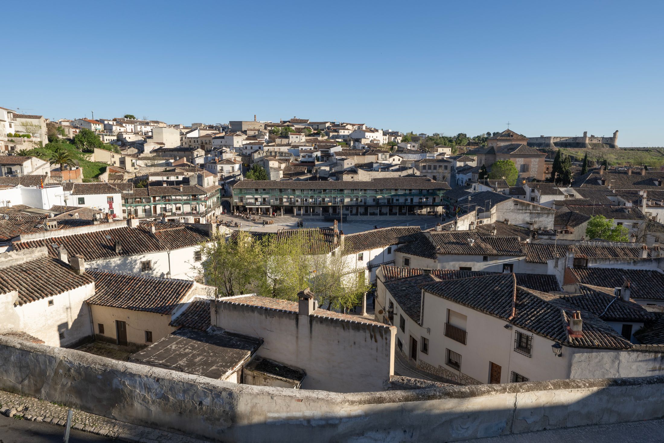 Plaza Mayor y tejados de Chinchón, cerca de Madrid
