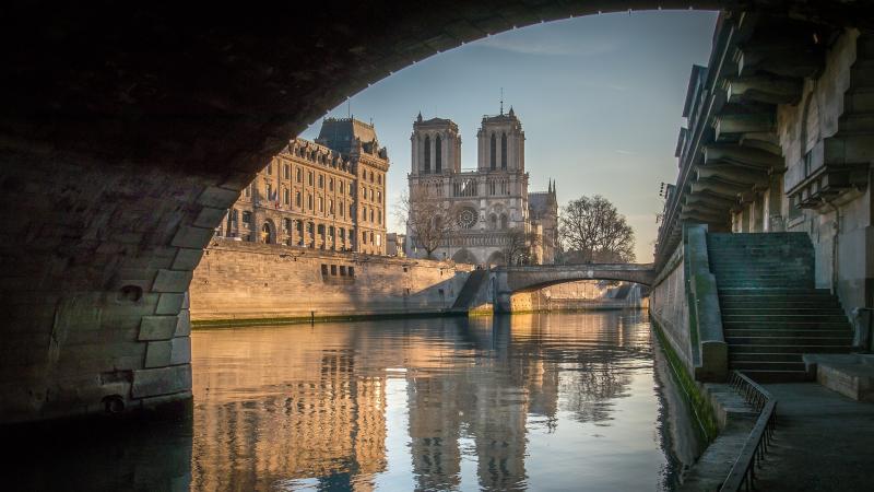 Cripta y plaza de Notre Dame de París abrirían en primavera