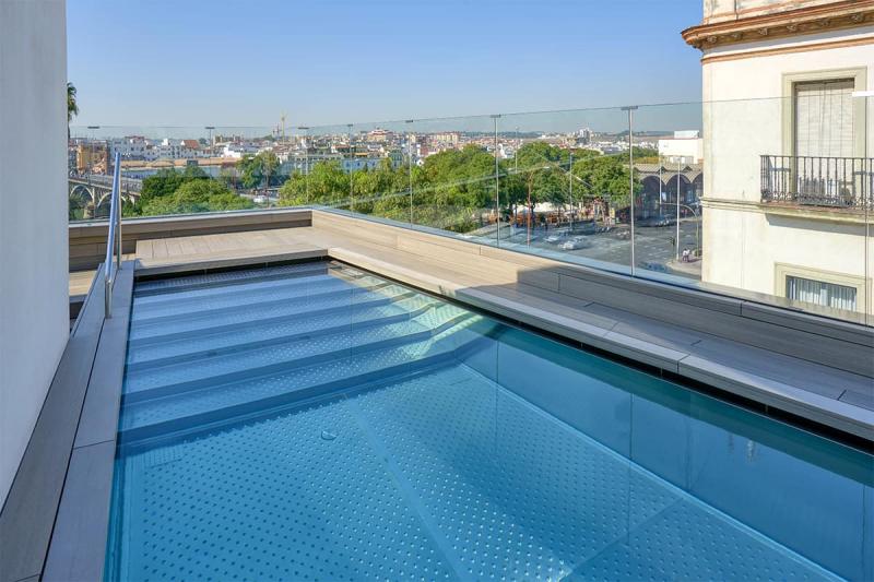 Piscina del Hotel Kivir, Sevilla - Viajándonos El Mundo