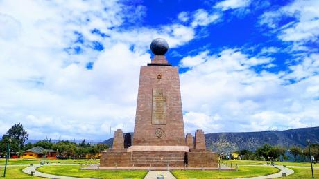Mitad del mundo, Ecuador - Viajándonos El Mundo