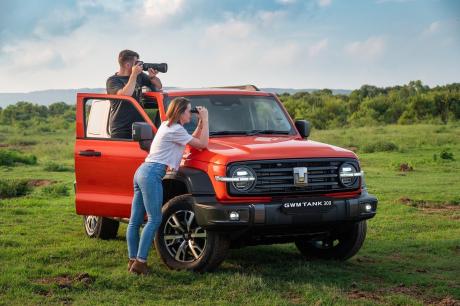 Pareja que viaja con seguro de viaje Heymondo