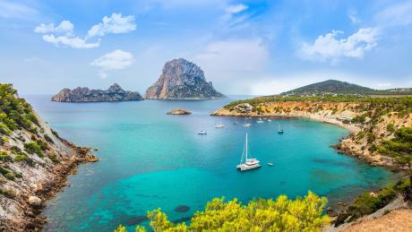 Costa Sur, en Ibiza, España.  Costa Sur, en Ibiza, España.