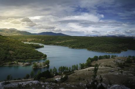 Acampar en el Embalse del Neusa: ¿cómo llegar y qué hacer?