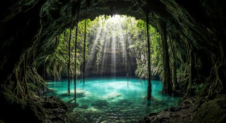 Cenote en Cancún, México | freepik