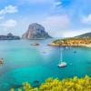 Costa Sur, en Ibiza, España. 
