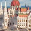Edificio del Parlamento de Budapest junto al Danubio