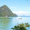 Roca de la isla de James Bond en la bahía de Phang Nga