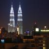 Torres Petronas iluminadas en Kuala Lumpur